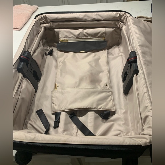 TUMI PreOwned Large Black W/Gold Accents Deluxe Check In Luggage Velour lined - Picture 4 of 16